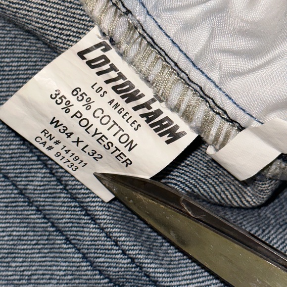 EUC: Men’s COTTON FARM Los Angeles Distressed/Paint Splash Denim Jeans - Picture 6 of 8